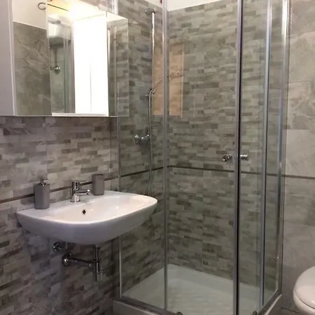 E Bagno Privato In Condiviso بيت ضيافة *